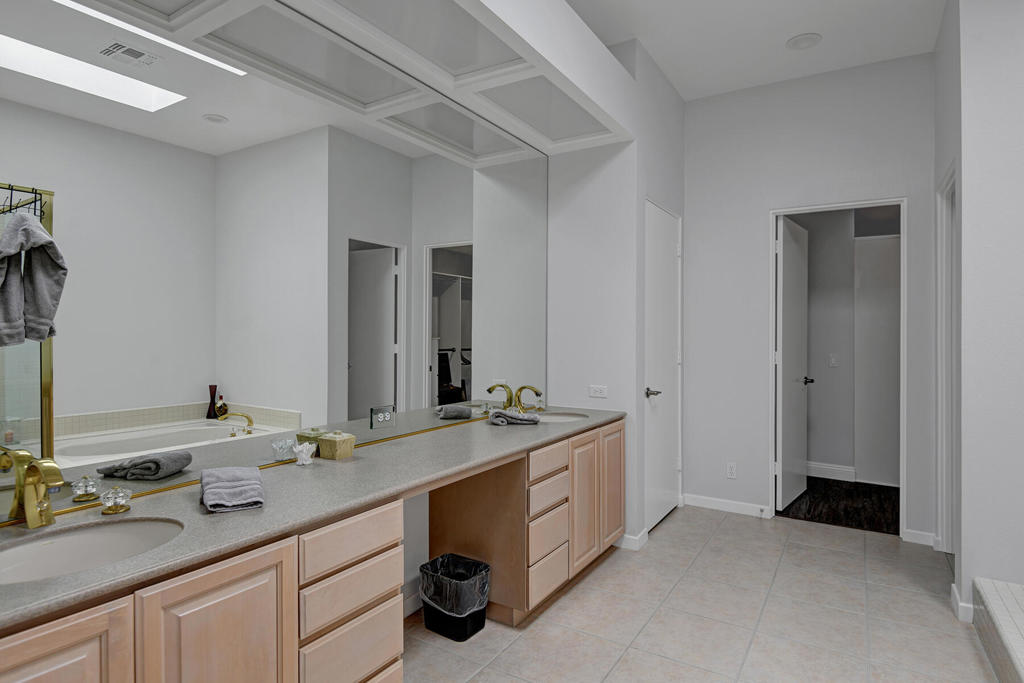 MLS #219131590DA img 4