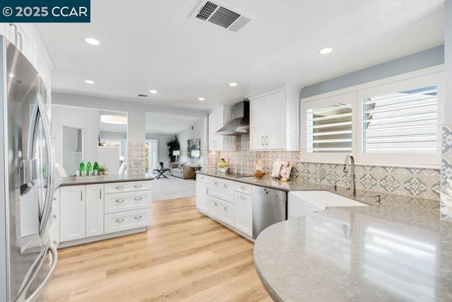 4332 Terra Granada Dr, Walnut Creek CA: https://media.crmls.org/mediaz/a2068f01-7edc-439b-8566-61086fadf5e3.jpg