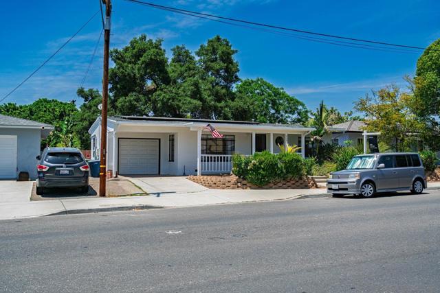 228 E 15th Ave, Escondido CA: https://media.crmls.org/mediaz/a206c762-caf6-4cf2-ae97-363d542fafb4.jpg