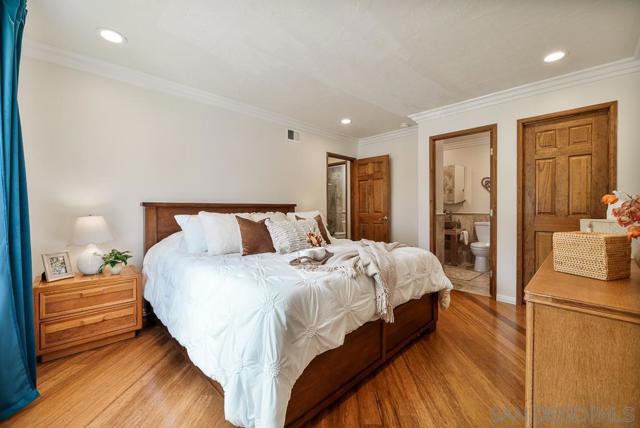 3157 Evening Way, La Jolla CA: https://media.crmls.org/mediaz/a206d18e-c5c7-4150-8af1-5770ac60b420.jpg