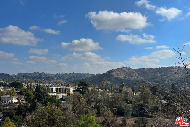 4781 Marmion Way, Los Angeles CA: https://media.crmls.org/mediaz/a207306b-a583-41fb-9021-68ba5017dd35.jpg