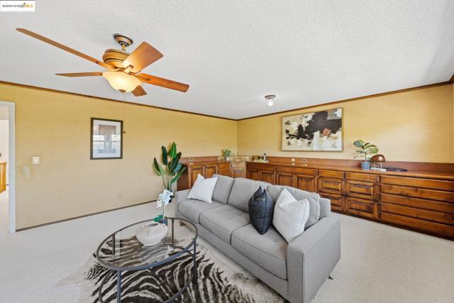 Image 43 of 60 For 921 Rock Canyon Cir