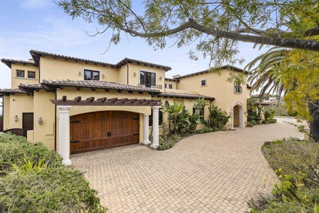 18233 Via Ambiente, Rancho Santa Fe CA: https://media.crmls.org/mediaz/a2077cd3-70af-4d9c-930c-ac47fb8ceaab.jpg