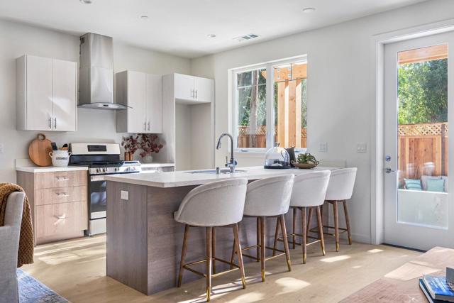 139 Flynn Avenue, Mountain View CA: https://media.crmls.org/mediaz/a20b78a3-e204-4391-ab91-117de689dd51.jpg