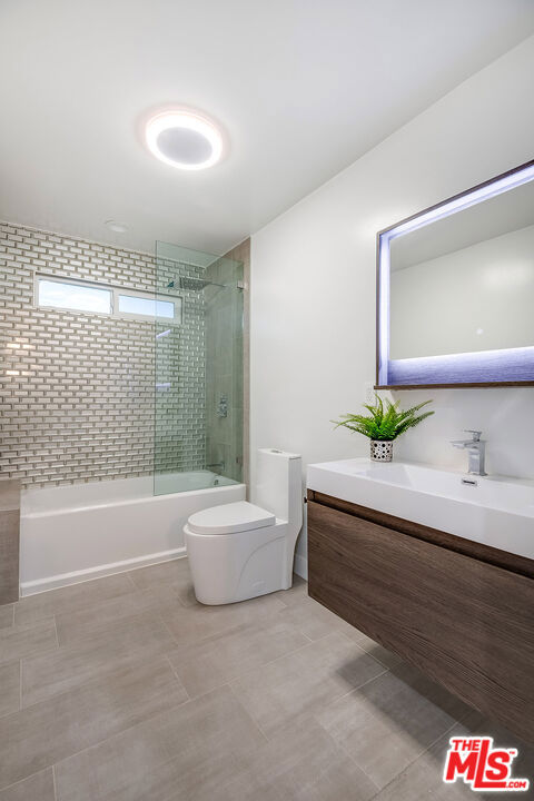 3701 Multiview Drive, Los Angeles CA: https://media.crmls.org/mediaz/a20bf4a4-4cc2-48f1-ad83-14fa62ddebbb.jpg