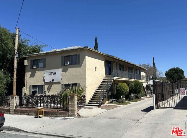 24966 Walnut Street, Santa Clarita CA: https://media.crmls.org/mediaz/a20c8c55-6b72-4923-8351-fa2954122808.jpg