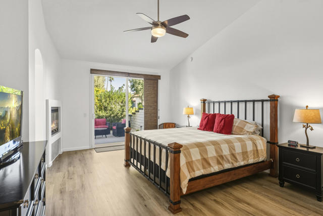 110 Celano Circle, Palm Desert CA: https://media.crmls.org/mediaz/a20c9491-6169-4954-869f-119311a1b41e.jpg