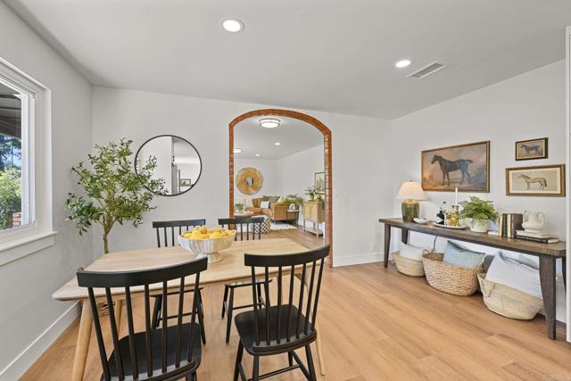 752 Quiet Place, Escondido CA: https://media.crmls.org/mediaz/a20dba05-1847-4d5d-b48c-1ab199b9ea9d.jpg