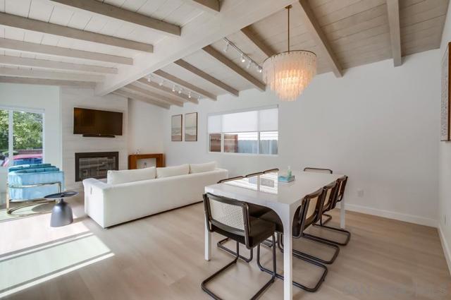 8457 Paseo Del Ocaso, La Jolla CA: https://media.crmls.org/mediaz/a20e049f-92c3-4c5e-a173-0e06907d3f39.jpg