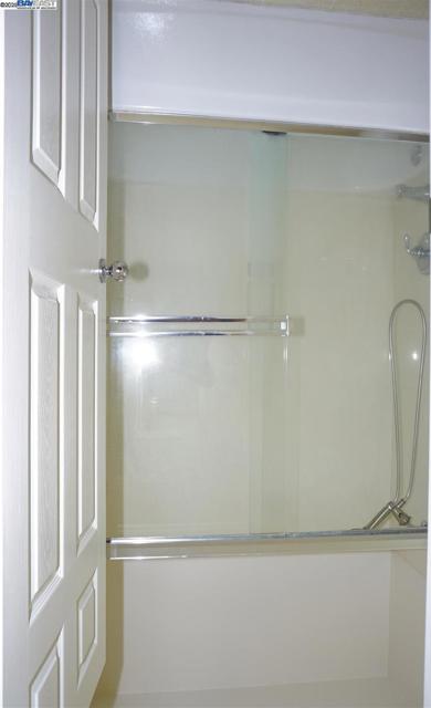 30278 Willowbrook Rd, Hayward CA: https://media.crmls.org/mediaz/a20e062f-9c71-458e-a974-89596f2ca356.jpg