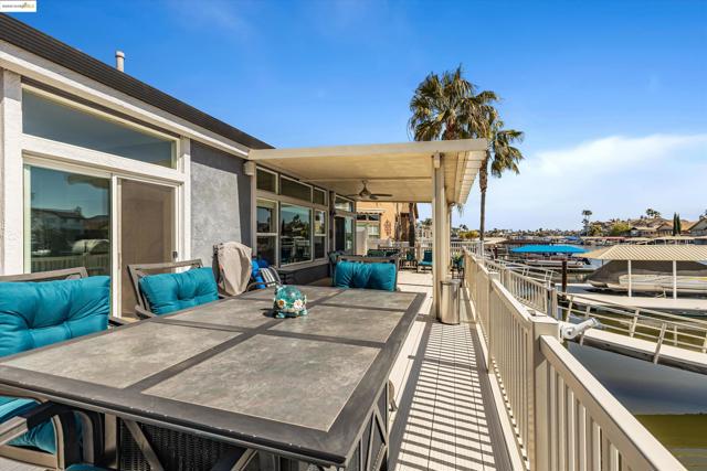 4174 Beacon Pl, Discovery Bay CA: https://media.crmls.org/mediaz/a20e76f7-39a0-4ff6-9e6d-be2a6f78edd9.jpg