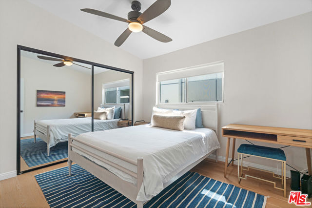 705 6th Avenue, Venice CA: https://media.crmls.org/mediaz/a20ecd0c-4d82-4549-b184-640ad6f9ea18.jpg