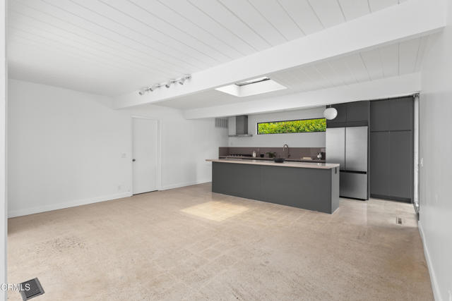 3832 E Casselle Avenue, Orange CA: https://media.crmls.org/mediaz/a20ed1c1-a36b-486d-a21a-24578d2c57c6.jpg