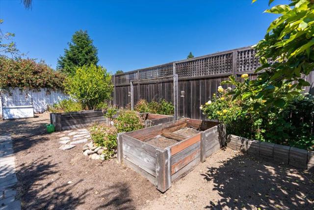 140 Suburbia Avenue, Santa Cruz CA: https://media.crmls.org/mediaz/a20ed4a2-9626-45e2-9b81-1c14f35f0753.jpg