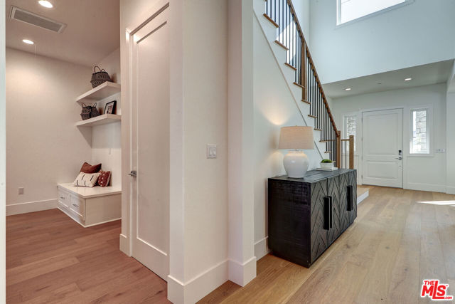 11729 Hartsook Street, Valley Village CA: https://media.crmls.org/mediaz/a20f4ab9-796c-44ce-a1b6-1c6c6902d948.jpg