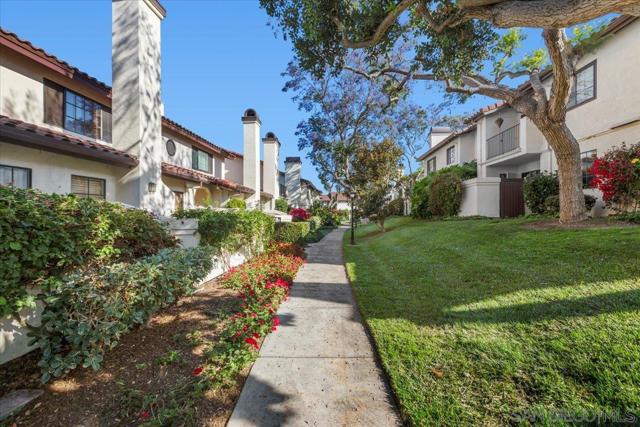 4145 Porte De Merano, San Diego CA: https://media.crmls.org/mediaz/a20f65d9-a5cd-40e7-8e92-b124b8ecce3a.jpg