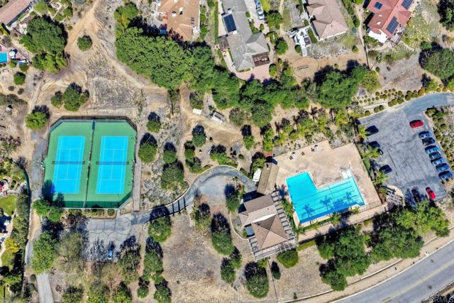 Detail Gallery Image 8 of 59 For 10629 Meadow Glen Way E, Escondido,  CA 92026 - 4 Beds | 2/1 Baths