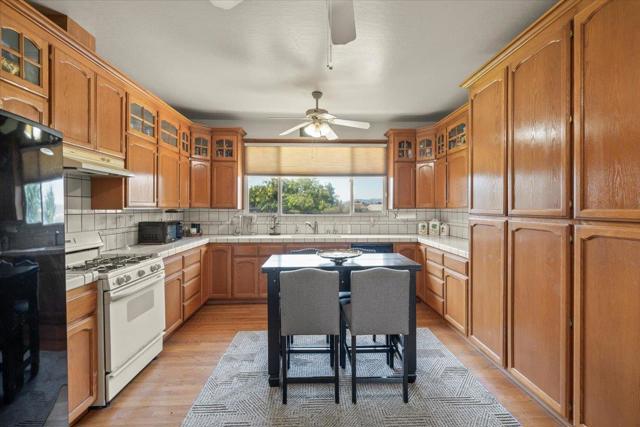 2675 Pacheco Pass Highway, Gilroy CA: https://media.crmls.org/mediaz/a20fd26e-0a36-452c-adf4-170b141eb599.jpg