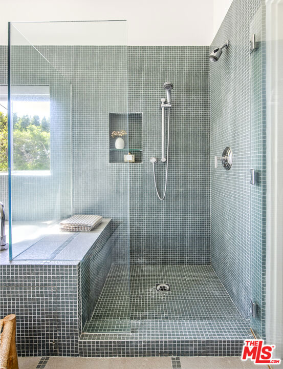 4947 Varna Avenue, Sherman Oaks CA: https://media.crmls.org/mediaz/a2112d40-785b-4b4b-a982-fd4fa8e3a420.jpg