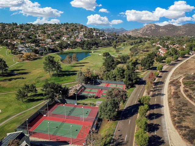 23822 Green Haven Lane, Ramona CA: https://media.crmls.org/mediaz/a213078c-13a8-42b4-b35f-fe48068c1505.jpg