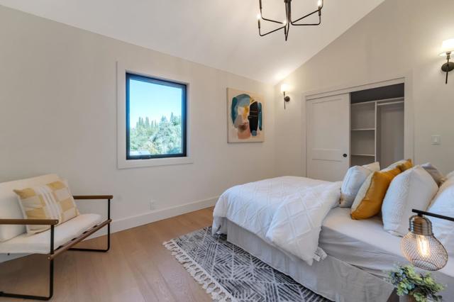 2071 Oakley Avenue, Menlo Park CA: https://media.crmls.org/mediaz/a2139c45-0c86-48c1-83d7-26ffc211960a.jpg