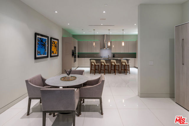 7080 W MULHOLLAND Drive, Los Angeles CA: https://media.crmls.org/mediaz/a213ea06-eb3b-4b02-bf5d-61c46c8e1f66.jpg