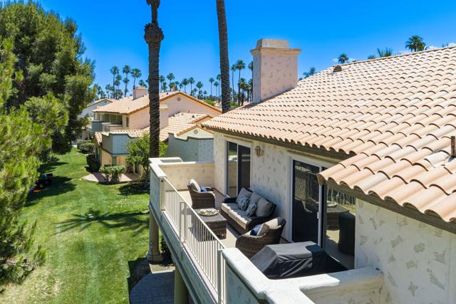 340 Vista Royale Drive, Palm Desert CA: https://media.crmls.org/mediaz/a213f674-13cc-49f5-ac61-6de5eee13f77.jpg