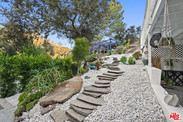 2365 Old Topanga Canyon Road, Topanga CA: https://media.crmls.org/mediaz/a214fd56-ae57-4627-bfce-647af68d7b95.jpg