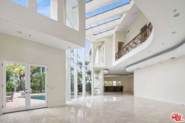 2470 Venus Drive, Los Angeles CA: https://media.crmls.org/mediaz/a21541f2-a059-4d7b-b50f-1c5b4dd84a84.jpg