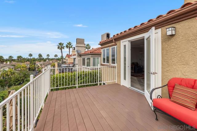 7521 Navigator Circle, Carlsbad CA: https://media.crmls.org/mediaz/a216a502-1f4c-498d-9593-6a7d943c46b5.jpg