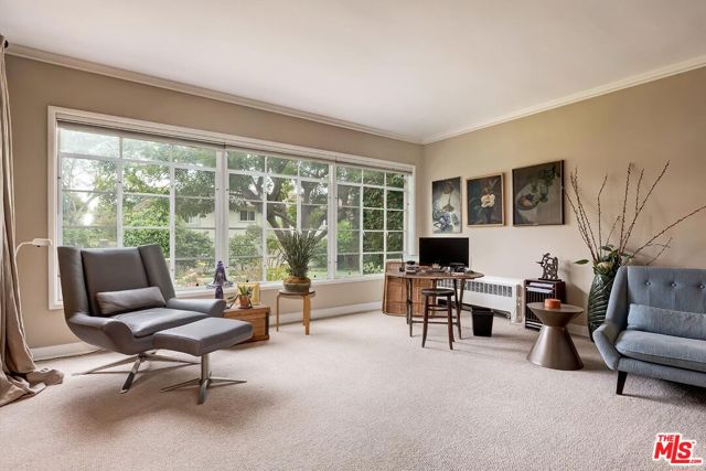 11901 Sunset Blvd Boulevard, Brentwood CA: https://media.crmls.org/mediaz/a216de37-e6b3-49d4-ad51-67f72fc077ce.jpg