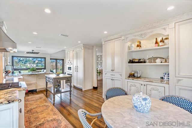 350 Punta Baja Dr, Solana Beach CA: https://media.crmls.org/mediaz/a2175573-92c9-4516-9685-b4f73f162cf2.jpg
