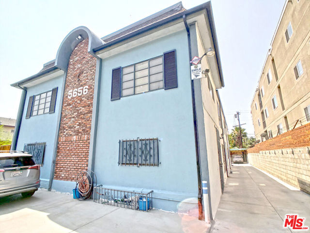 5656 La Mirada Avenue, Los Angeles CA: https://media.crmls.org/mediaz/a217b45a-4afa-4bdf-8ad2-b866ef6ed26a.jpg