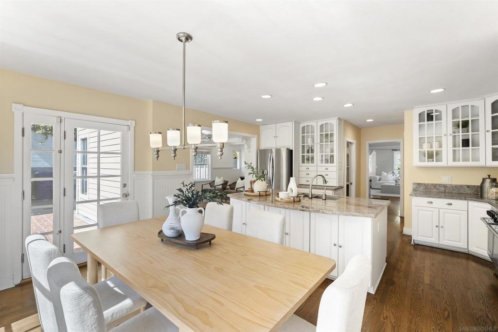 921 Court Way - photo 18