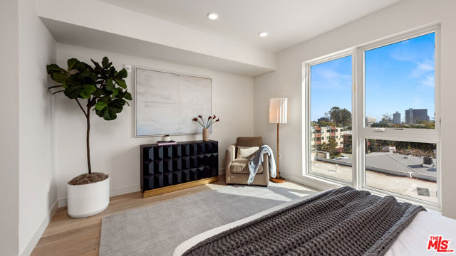 505 Barrington, Los Angeles CA: https://media.crmls.org/mediaz/a217e020-0b5f-4a79-91ab-d4d11c26d0fd.jpg