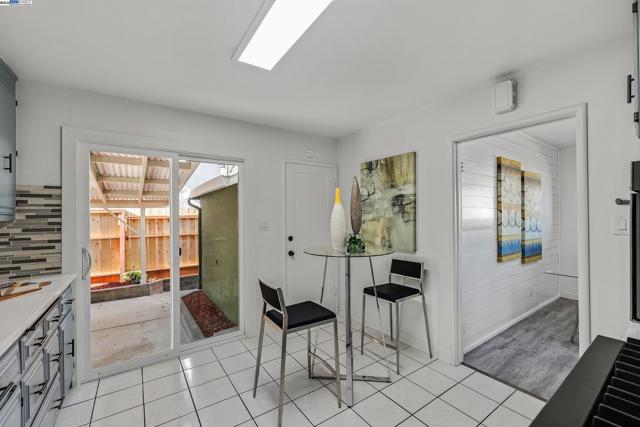 19077 Gliddon St, Castro Valley CA: https://media.crmls.org/mediaz/a218467f-3e67-4c51-a01d-80c293528b1b.jpg
