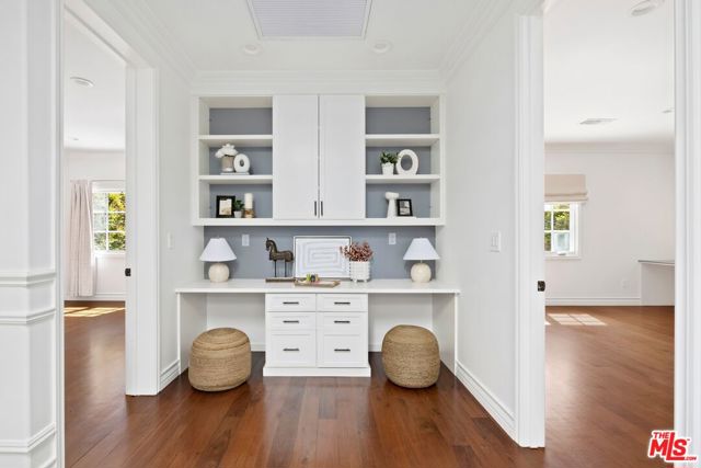 2543 Patricia Avenue, Los Angeles CA: https://media.crmls.org/mediaz/a21854e6-72d6-43e6-b9bc-757a092daa98.jpg