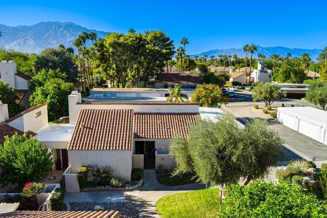 317 Forest Hills Drive, Rancho Mirage CA: https://media.crmls.org/mediaz/a21871a9-2846-4c26-be37-e5f97698ab03.jpg