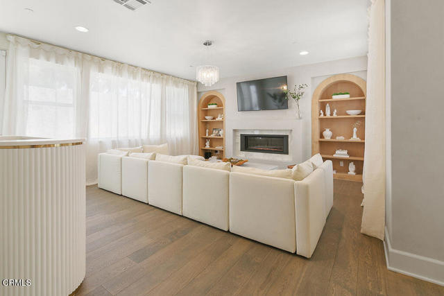 Detail Gallery Image 38 of 75 For 2417 E Hillcrest Dr, Thousand Oaks,  CA 91362 - 4 Beds | 3/1 Baths