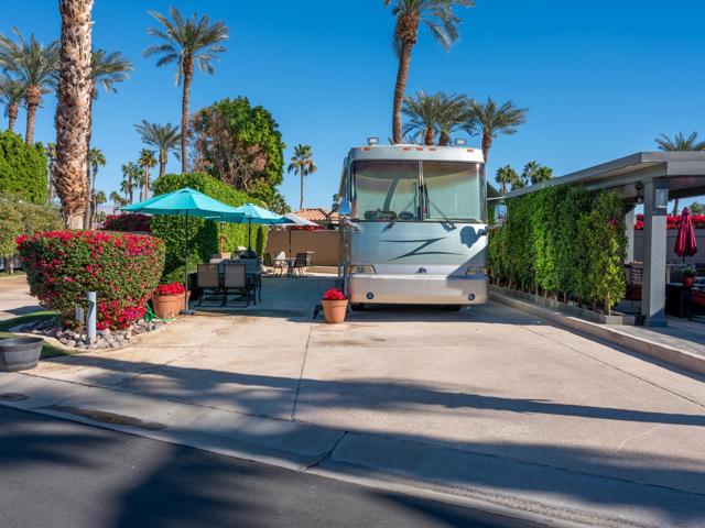 80394 Avenue 48, Indio CA: https://media.crmls.org/mediaz/a218a8ec-260e-4589-a184-bf970a0d8f2c.jpg