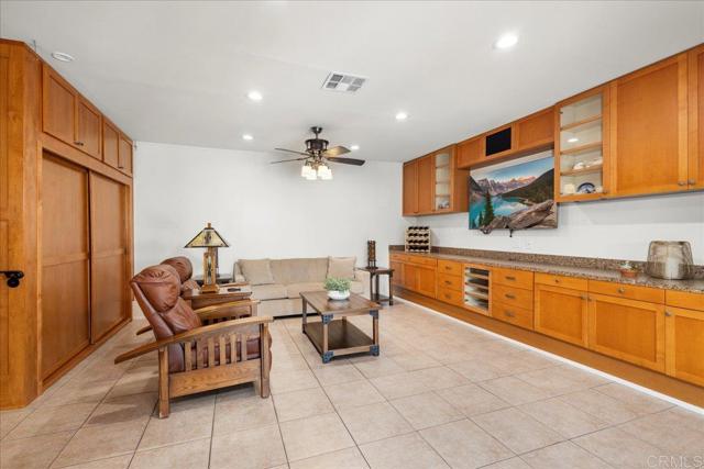 1131 Mary St, El Cajon CA: https://media.crmls.org/mediaz/a218deec-9c13-481b-8aee-91b719809f8d.jpg