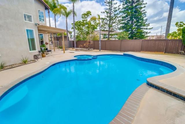 898 Padera Ct, Chula Vista CA: https://media.crmls.org/mediaz/a218e4d9-d0a9-4487-863a-2ddd06fcaf38.jpg