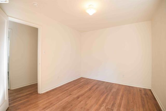 2218 Parker St, Berkeley CA: https://media.crmls.org/mediaz/a218fdc2-4391-410b-bcbd-09000f83805d.jpg