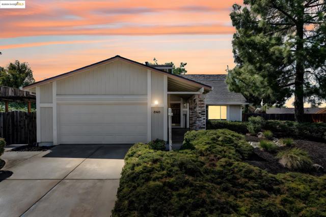 640 Mt Duncan, Clayton CA: https://media.crmls.org/mediaz/a2194947-3883-45e2-9a59-2d3610275cf5.jpg