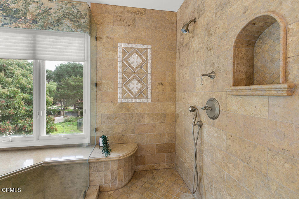 MLS #V1-33351 image #51