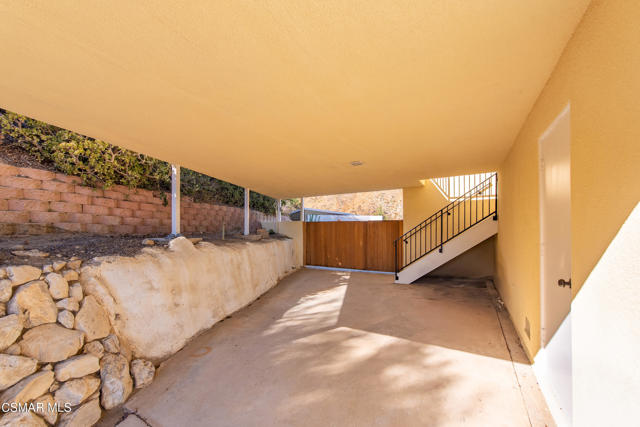 1140 San Clemente Way, Camarillo CA: https://media.crmls.org/mediaz/a219c7d6-0bd2-4eba-b46d-957aad567b16.jpg