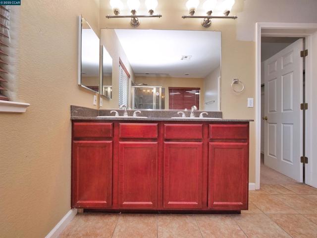 2035 Pasado Avenue, Manteca CA: https://media.crmls.org/mediaz/a21a43c0-1f4a-4337-b113-5cc57a0fa4b3.jpg