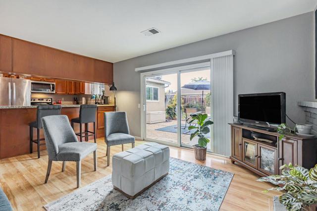 758 Pearlwood Way, San Jose CA: https://media.crmls.org/mediaz/a21a7c83-1172-4a6c-9c79-0ae7dcc720b9.jpg