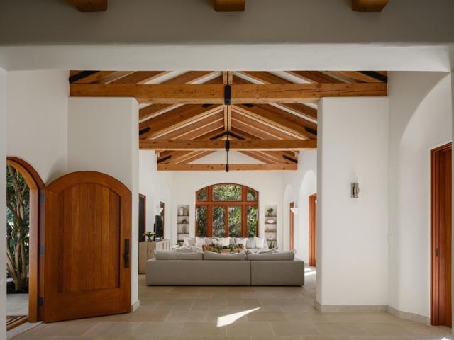 2665 Idle Hour Lane, La Jolla CA: https://media.crmls.org/mediaz/a21a8217-8304-48ad-86c3-2c07091e7e07.jpg