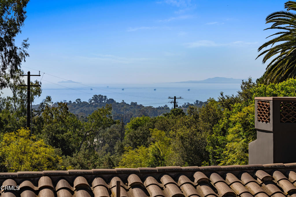 https://media.crmls.org/mediaz/a21ac8cb-8d57-4783-abcb-d78f779bfc36.jpg?preset=X-Large